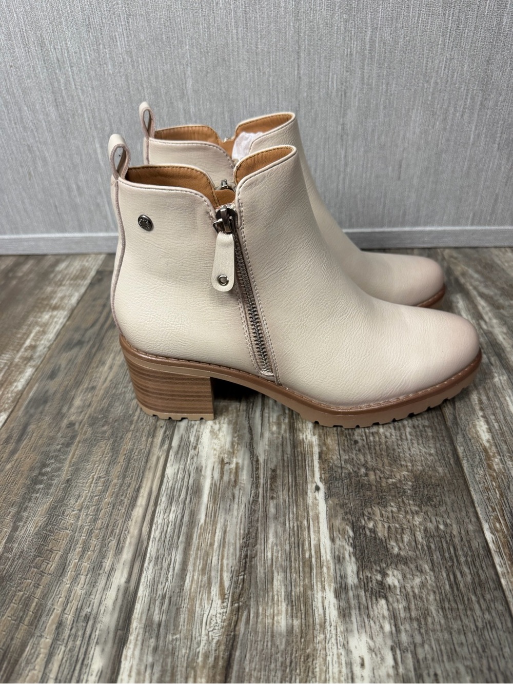 Patrizia by Spring Step Women's Cream Ankle Bootie with Side Zip Size 8.5 - Picture 8 of 16